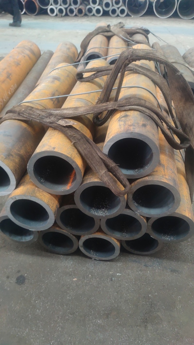 尖山尖山尖山15CrMoG无缝钢管切割